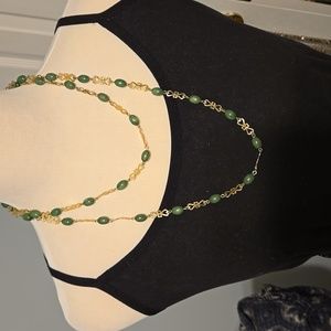 Vintage! Gold Tone Faux Emerald Jade stone 24in necklace